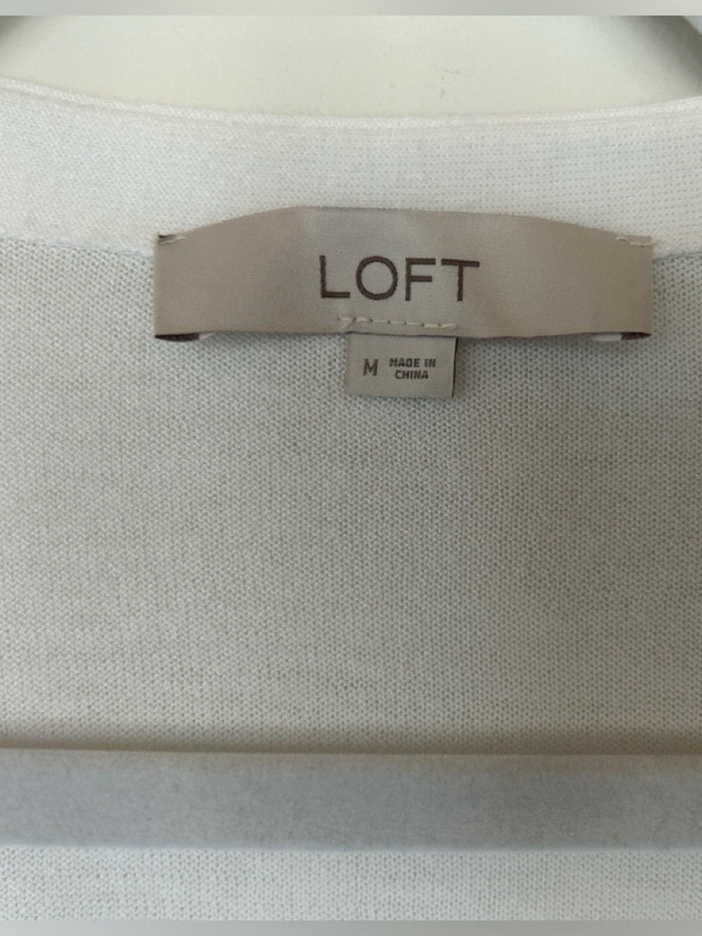 Loft white button down V Neck Lightweight Cardigan Size medium - Picture 3 of 6